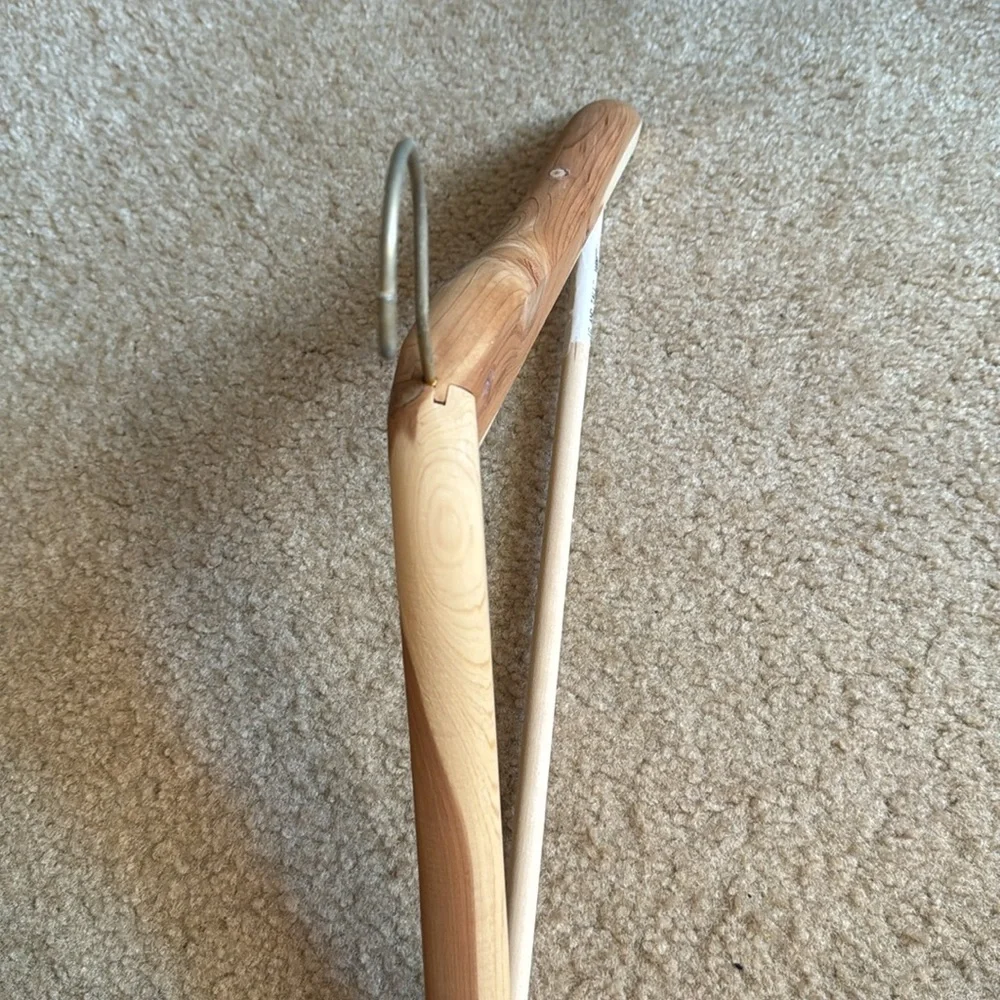 MEN - Big and Tall Wood Suit Hanger
